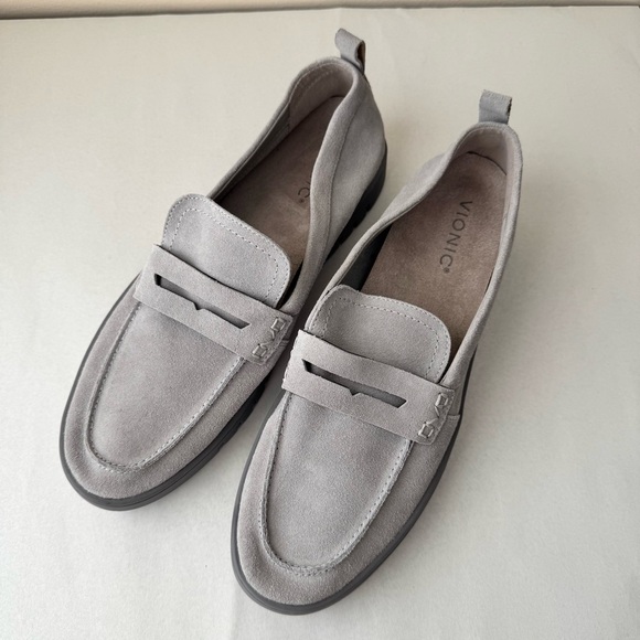 VIONIC Uptown Penny Loafer in Light Gray Suede Size 11 - Picture 5 of 15